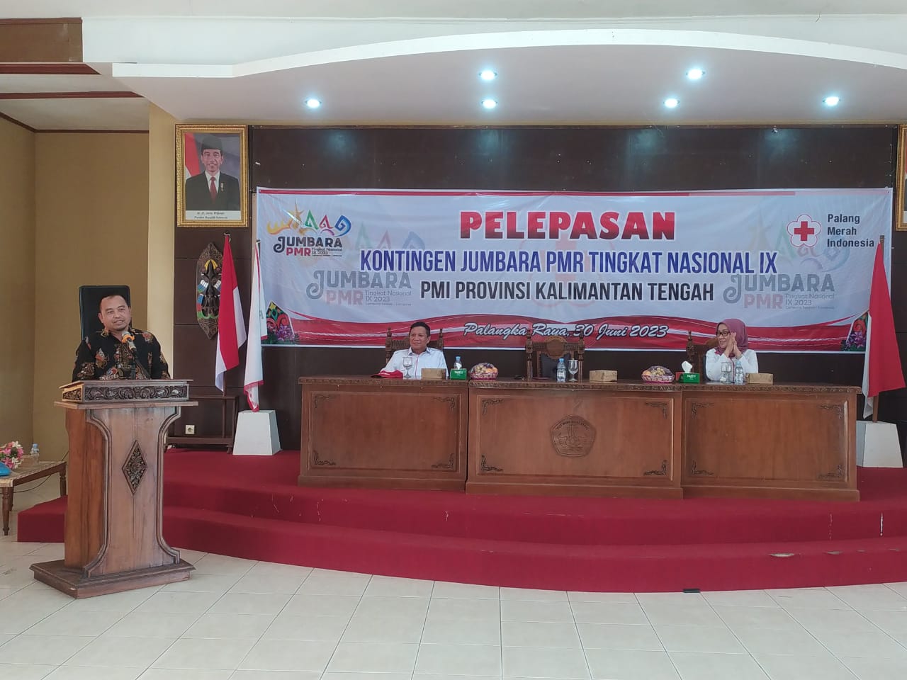 Asisten Adum Lepas Kontingen Kalteng Ikuti Kegiatan Jumbara PMR Tingkat Nasional IX
