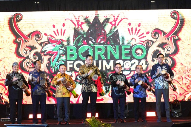 Kepala Disbun Prov. Kalteng Rizky R Badjuri Hadiri Kegiatan Forum Borneo ke-7