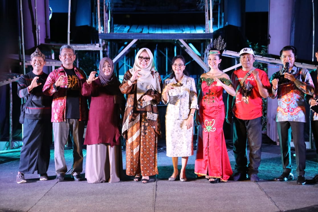 Disbudpar melalui UPT. Taman Budaya Kalteng Gelar Seni Budaya