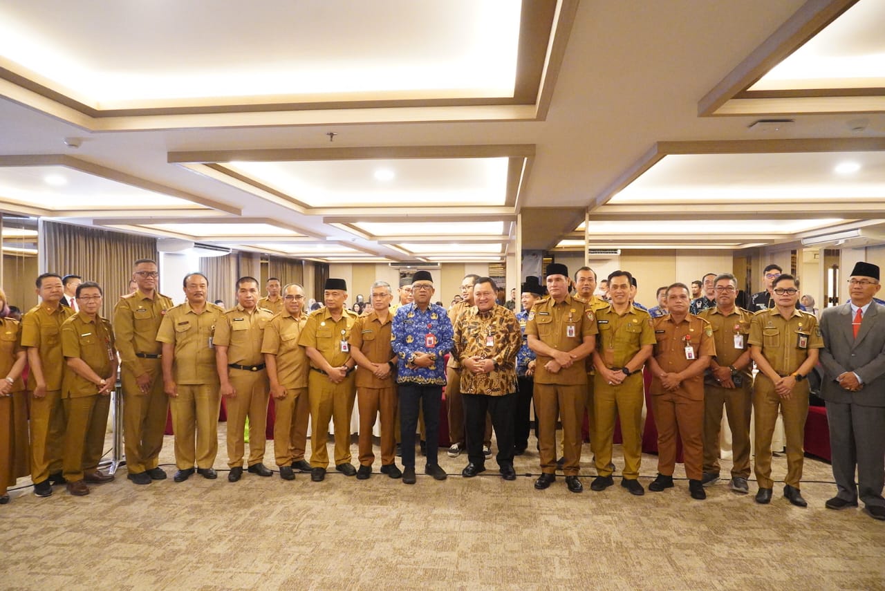 Plt Sekda Prov Kalteng M Katma F Dirun Tandatangani PKS Sinergi dan Optimalisasi Pengelolaan Opsen dan Pajak Daerah