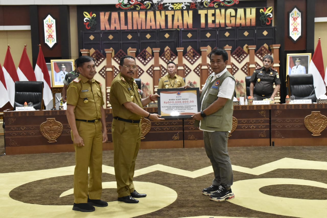 Gubernur Sugianto Sabran Pimpin Langsung Rakor Penanganan Dampak Banjir Di Kalteng