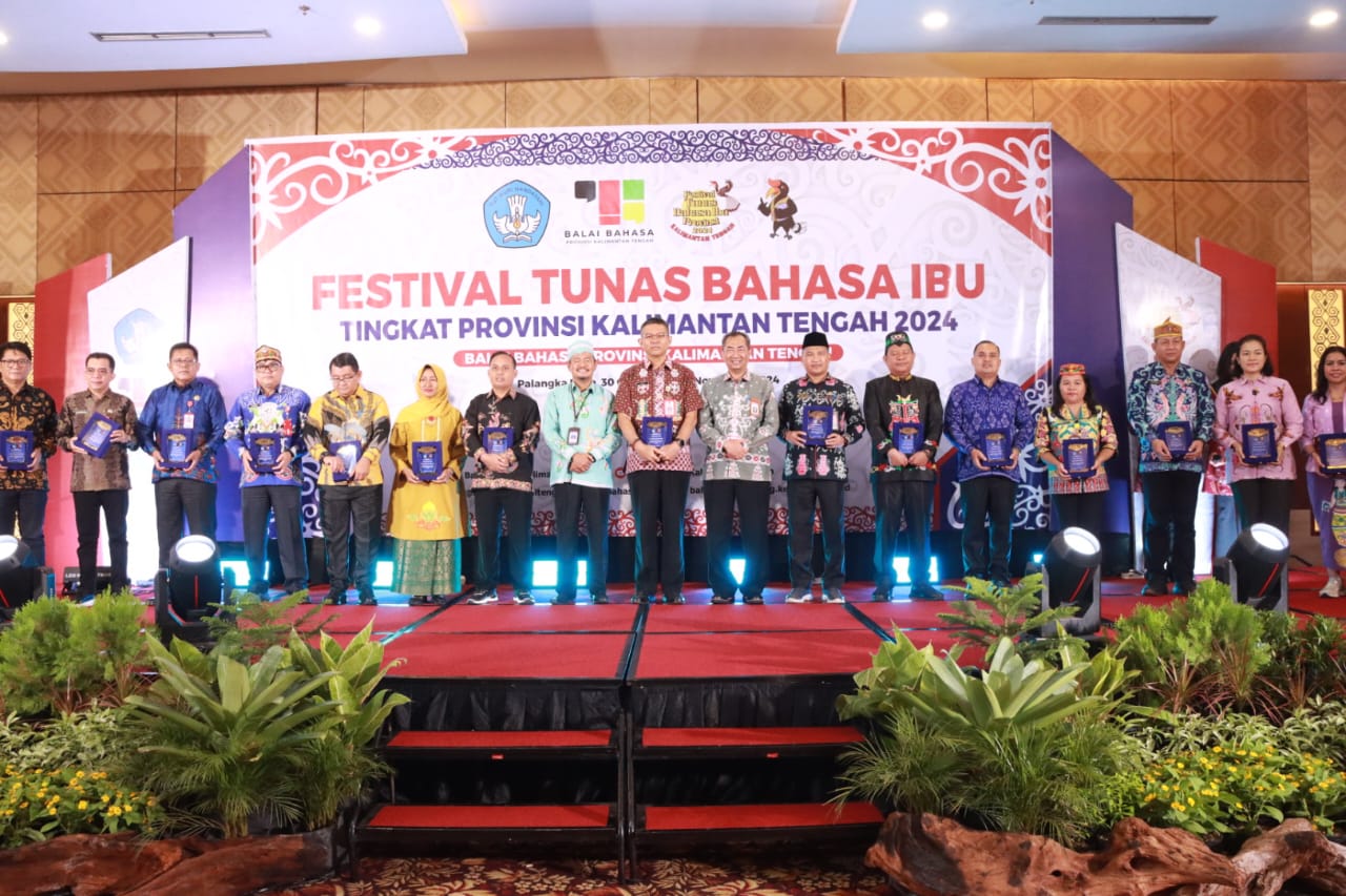 Plh Sahli Pemkumpol Ahmad Husain Buka Festival Tunas Bahasa Ibu Tingkat Provinsi Kalteng