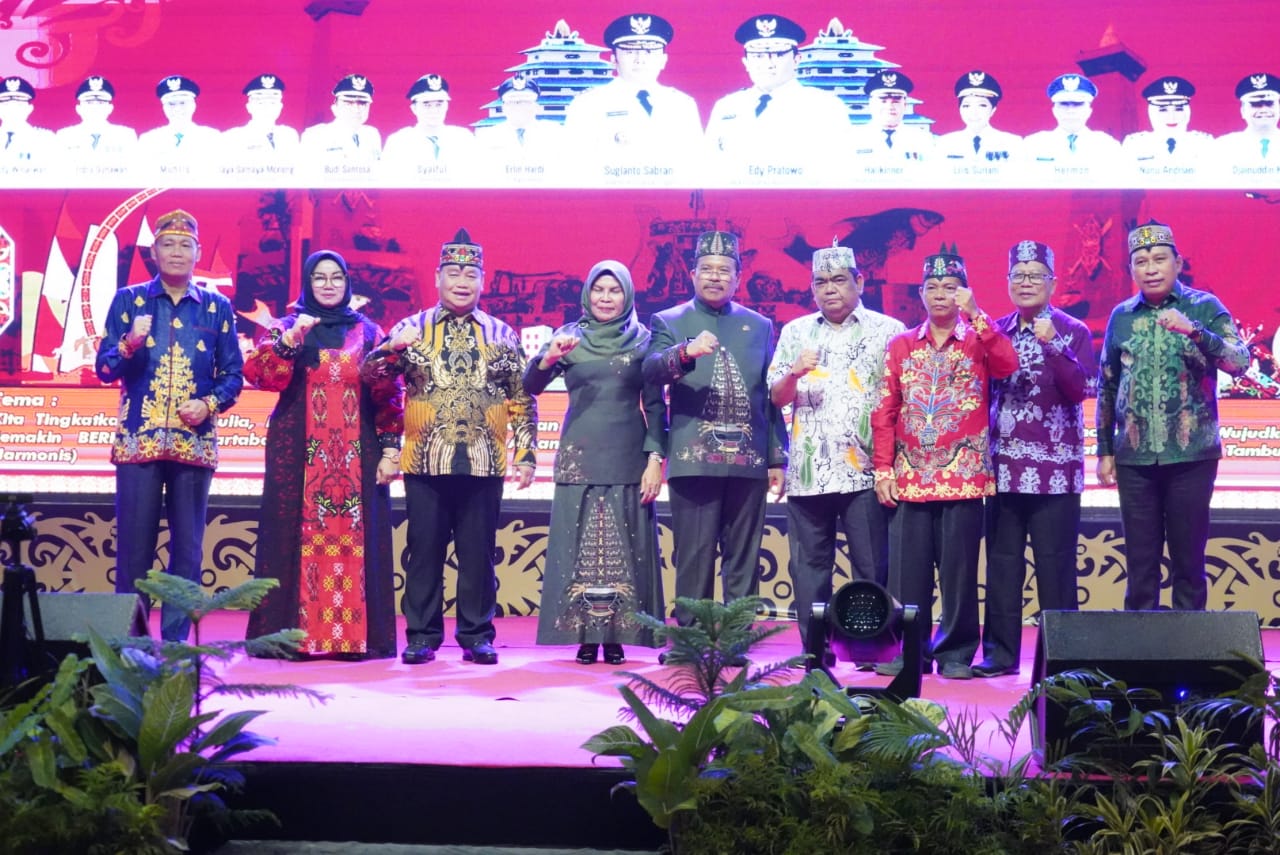 Sekda Prov. Kalteng Nuryakin Buka Festival Tandak Intan Kaharingan Tingkat Pusat Ke-XI