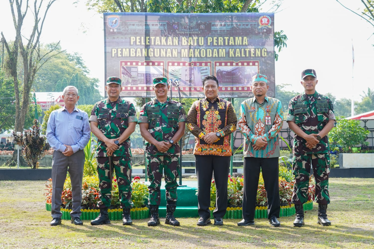 Wagub Kalteng Edy Pratowo Lakukan Peletakan Batu Pertama Pembangunan Makodam Kalteng