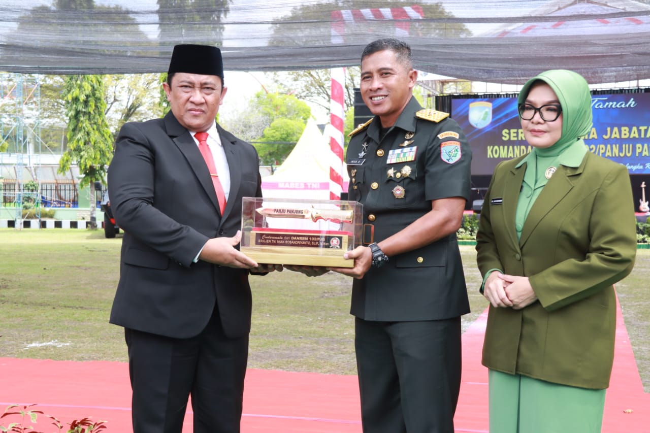 Wagub Edy Pratowo hadiri Serah Terima Jabatan dan Pisah Sambut Komandan Korem 102/Panju Panjung, dari Brigjen TNI Iwan Rosandriyanto kepada Brigjen TNI Wimoko