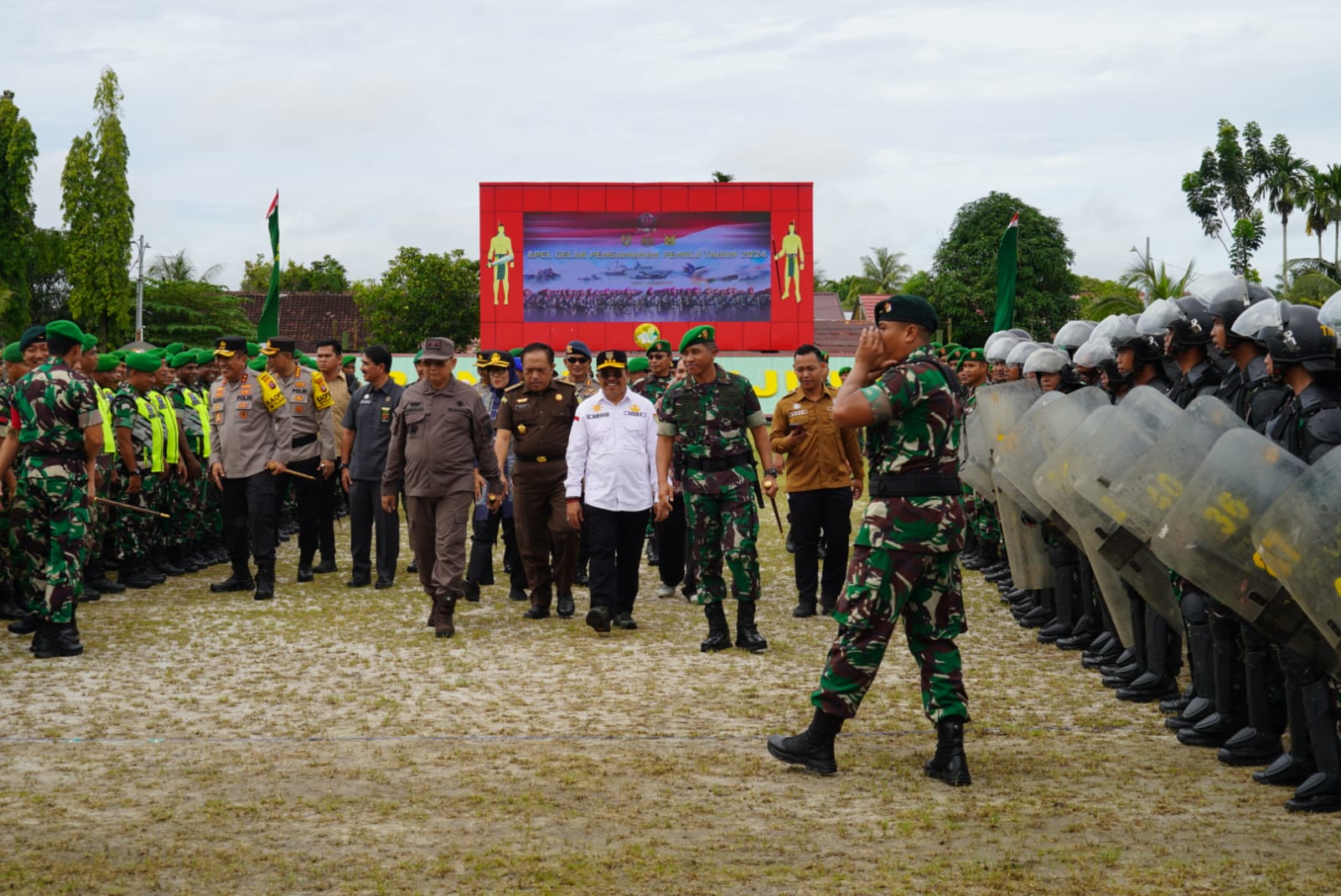 Sekda Nuryakin Hadiri Apel Gelar Kekuatan Pengamanan Pemilu Internal TNI Tahun 2024 Bersama Panglima TNI