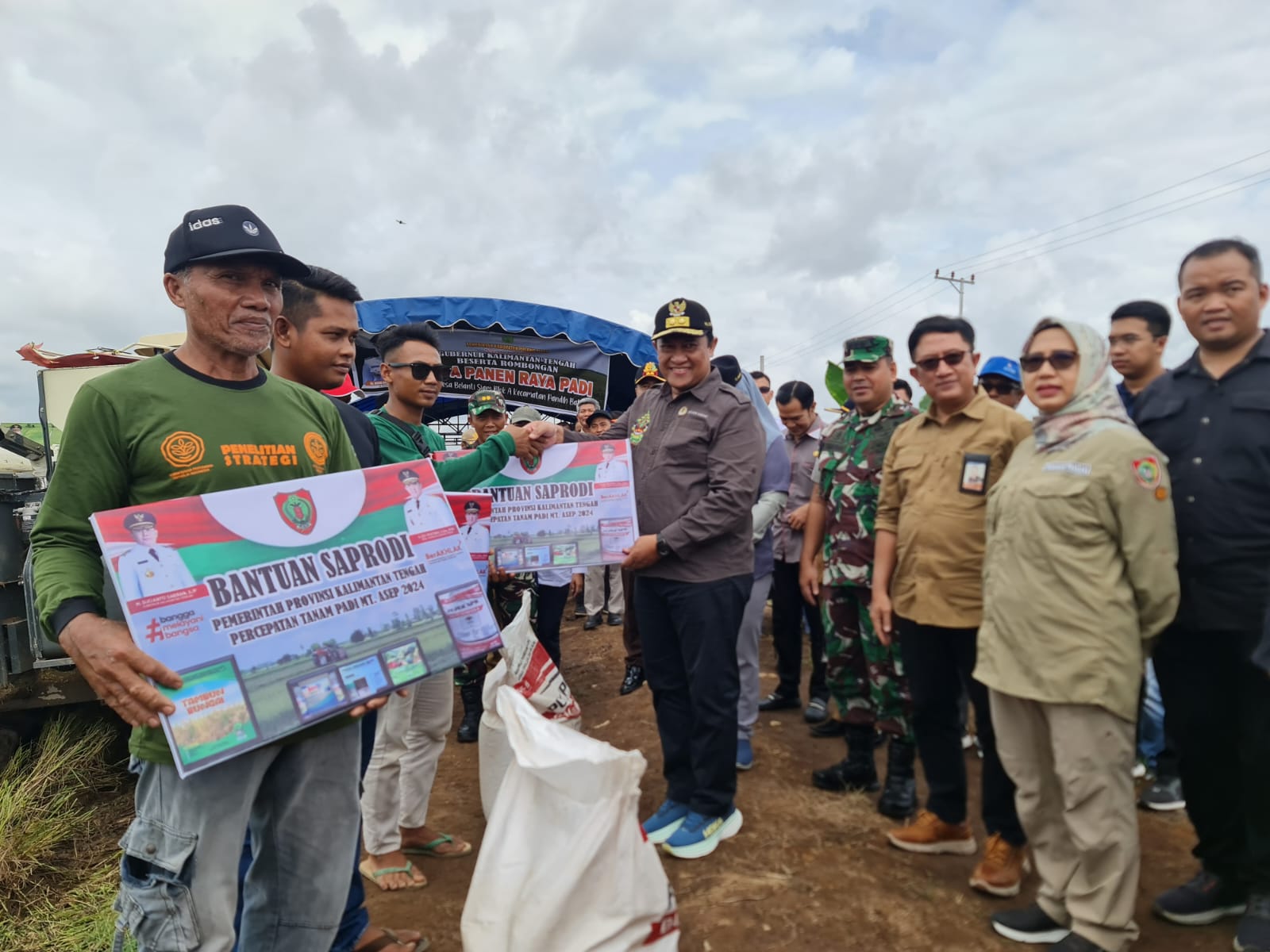 Wagub Kalteng Edy Pratowo : Semoga Seluruh Bantuan Bermanfaat Bagi Masyarakat Kalteng