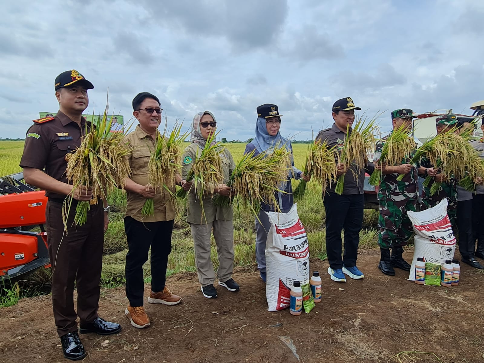 Wagub Kalteng Edy Pratowo : Semoga Seluruh Bantuan Bermanfaat Bagi Masyarakat Kalteng