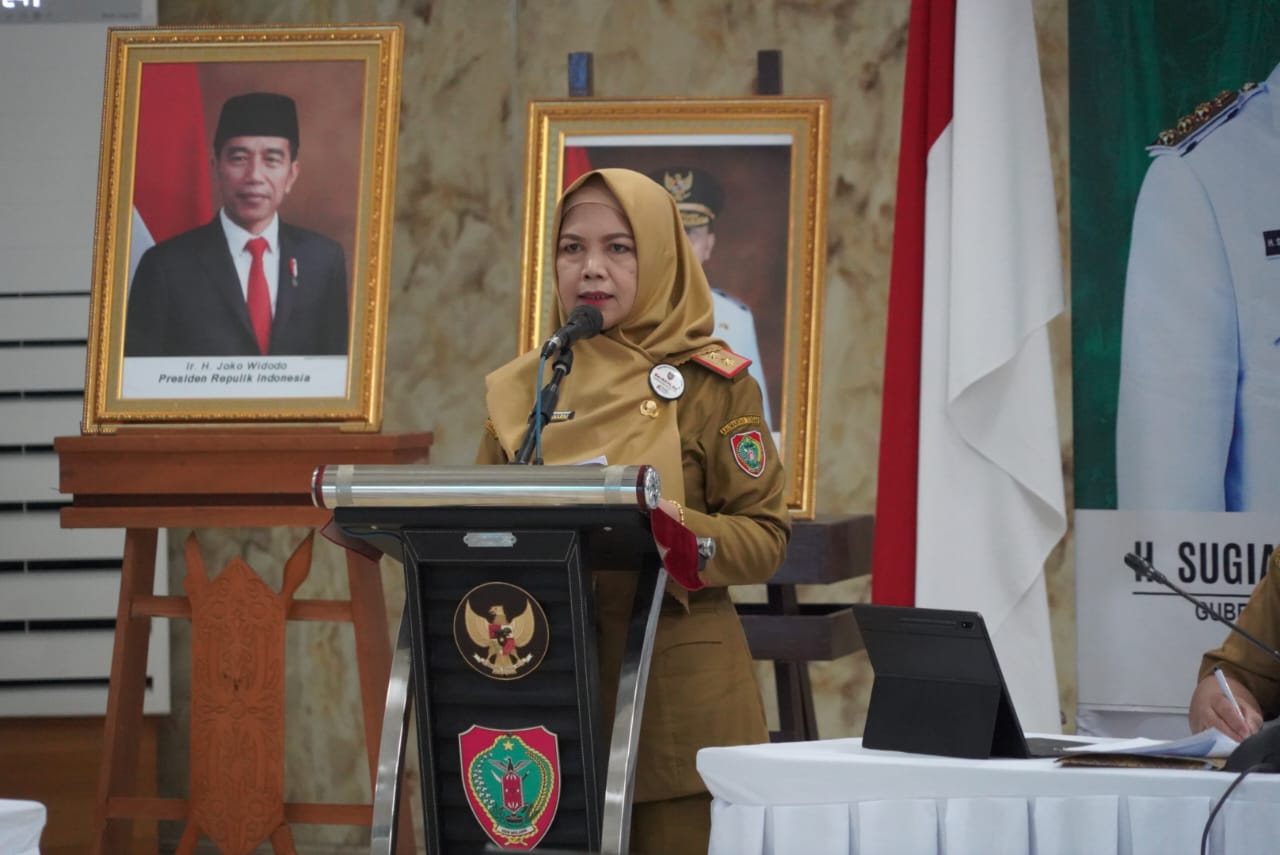 Asisten Ekbang Sri Widanarni Pimpin Pembahasan RKP DBH Sawit se-Provinsi Kalteng Tahun 2024