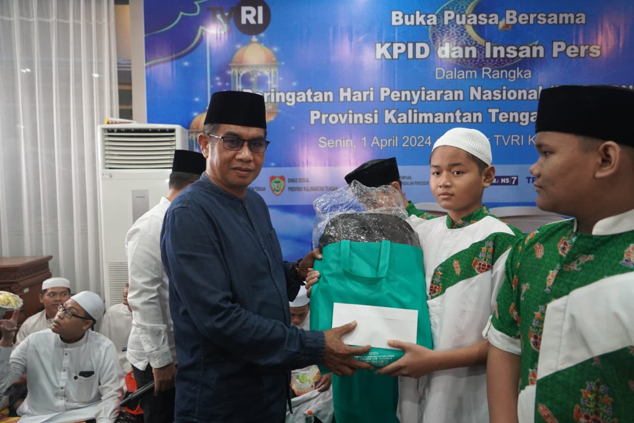 Kepala Diskominfosantik Agus Siswadi Hadiri Buka Puasa Bersama dan Peringatan Hari Penyiaran Nasional ke-91 Tahun 2024