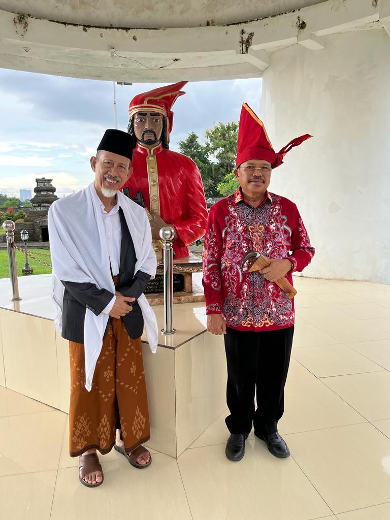 Sekda Prov. Kalteng Lakukan Ziarah ke Makam Pahlawan Nasional Sultan Hasanuddin di Kabupaten Gowa