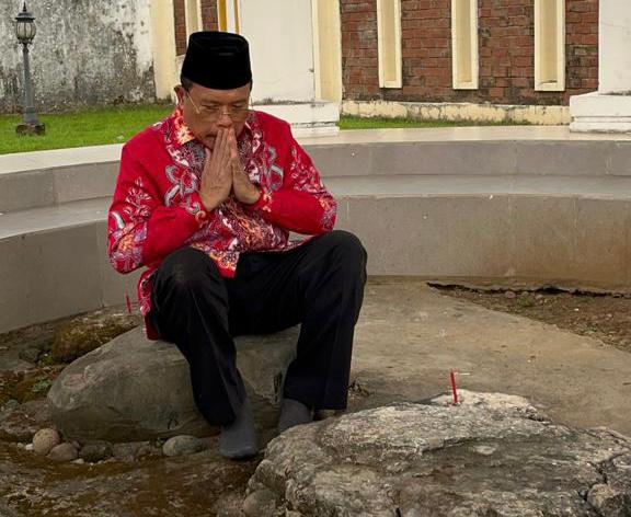 Sekda Prov. Kalteng Lakukan Ziarah ke Makam Pahlawan Nasional Sultan Hasanuddin di Kabupaten Gowa