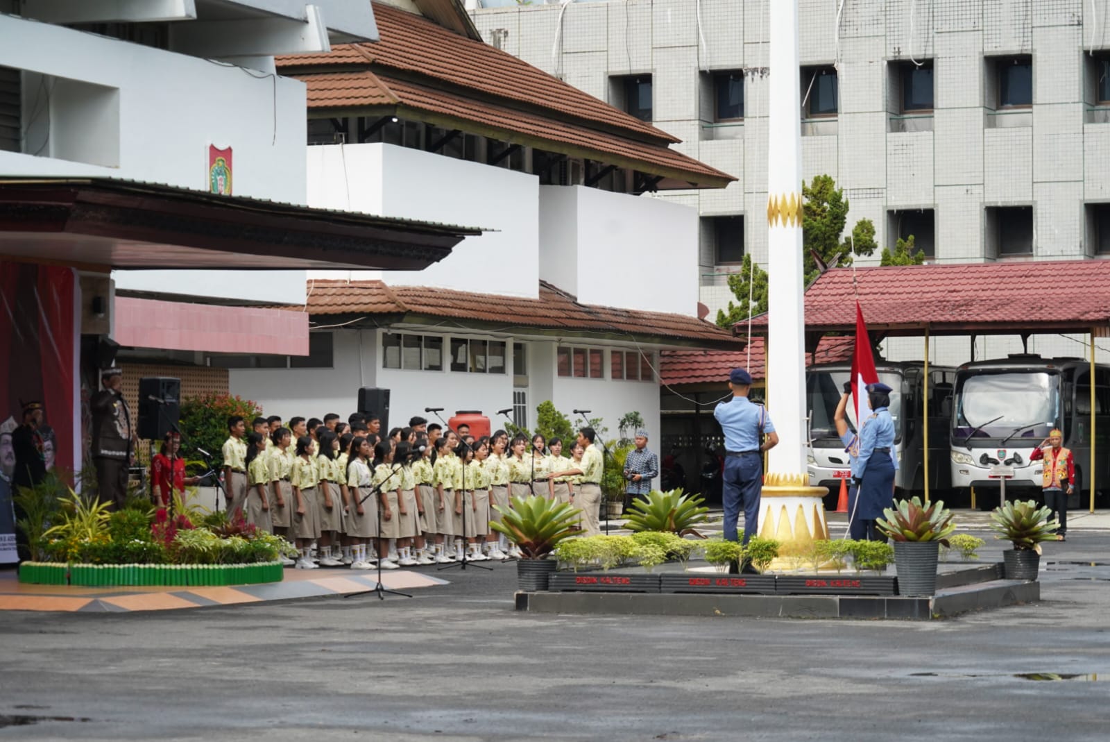 Wagub Kalteng Edy Pratowo Pimpin Upacara Bendera Peringatan Hari pendidikan Nasional Tahun 2023