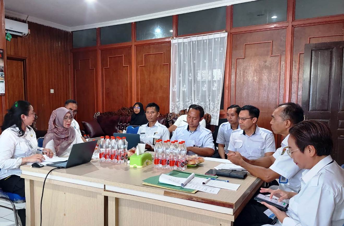 Dispursip Kalteng Bersama Tim Pendamping Pembangunan Zona Integritas dari Inspektorat Daerah Prov. Kalteng Lakukan Monev Triwulan I Tahun 2025