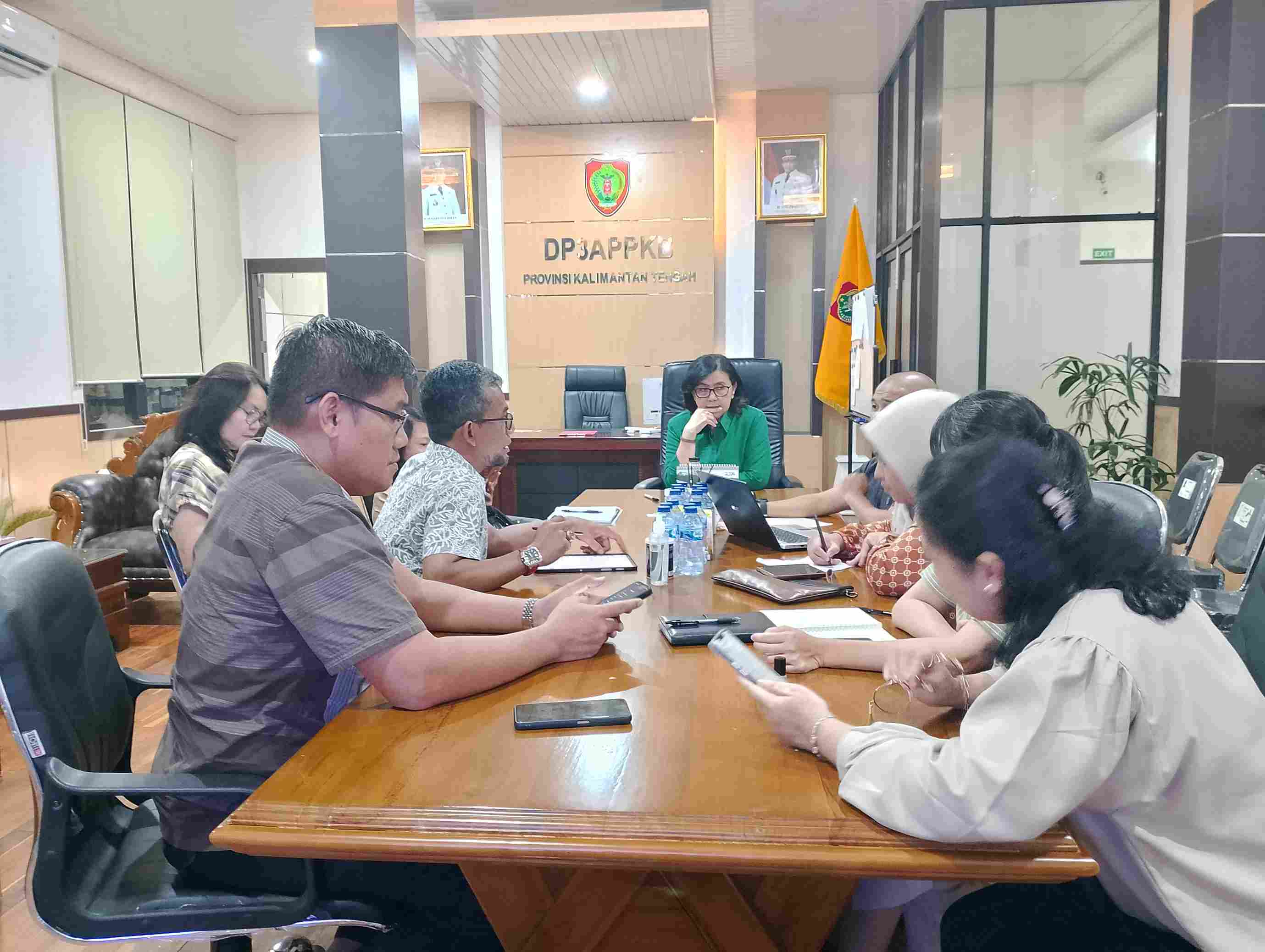 DP3APPKB Prov. Kalteng Gelar Rapat Persiapan HARGANAS Ke-31, HAN Ke-40 Tingkat Provinsi, dan Temu Kerja TPPS