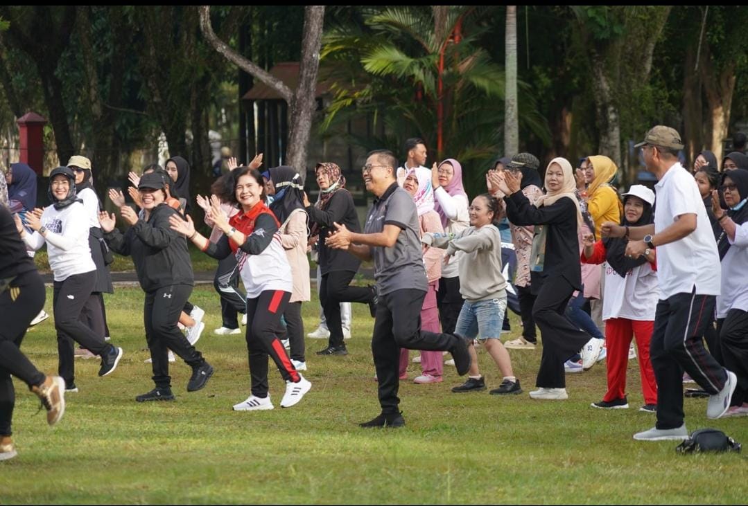 Pemprov Kalteng Melalui Dinas Koperasi dan UKM Gelar Senam Bersama Pelaku UMKM