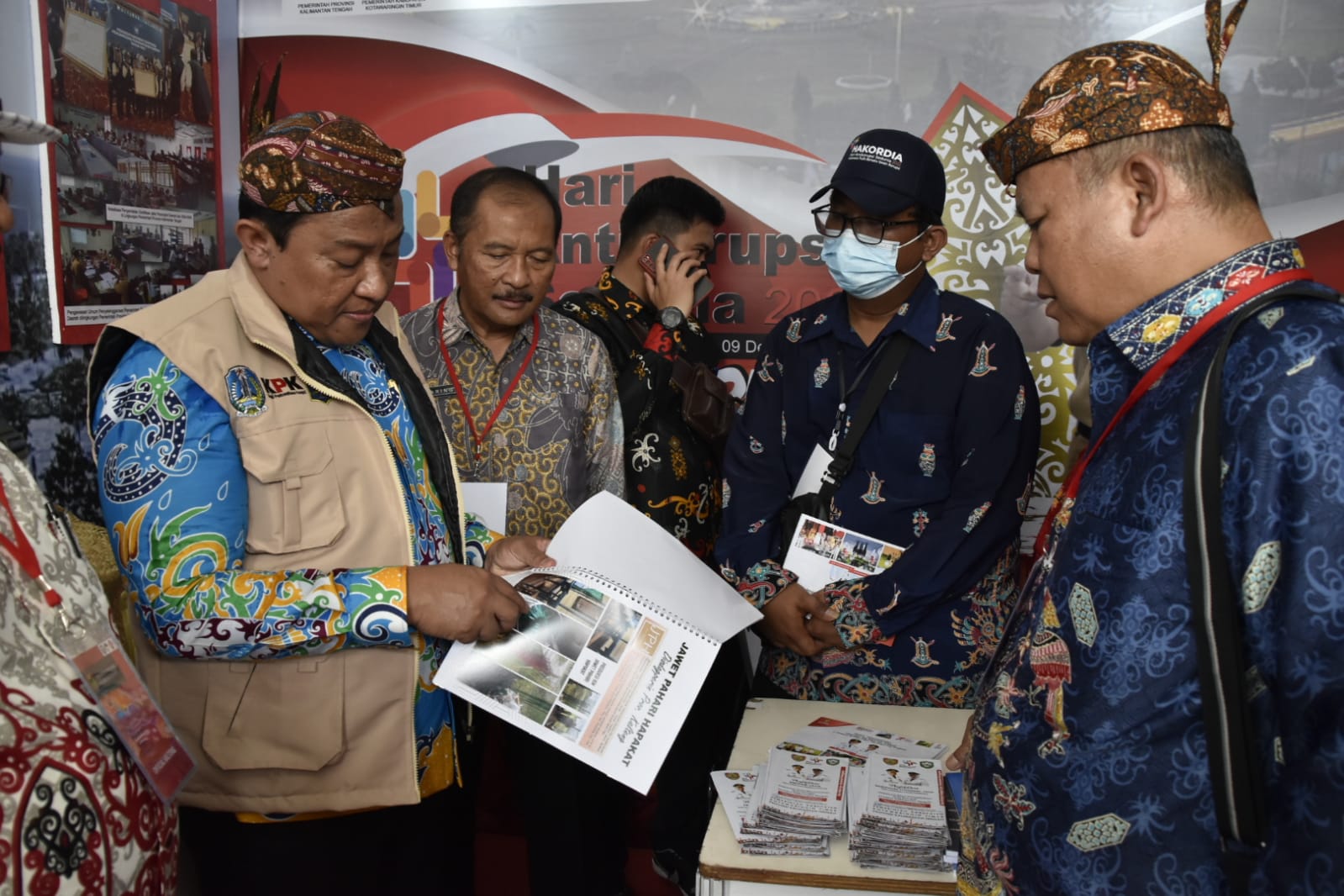 Wagub Kalteng Kunjungi Pameran Di Alun-Alun Kota Surabaya