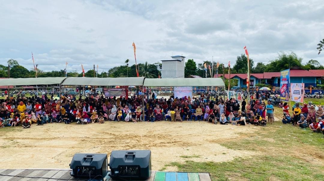 Pasar Penyeimbang Di Lapangan Eks MTQ Depan Kantor Kecamatan Laung Tuhup