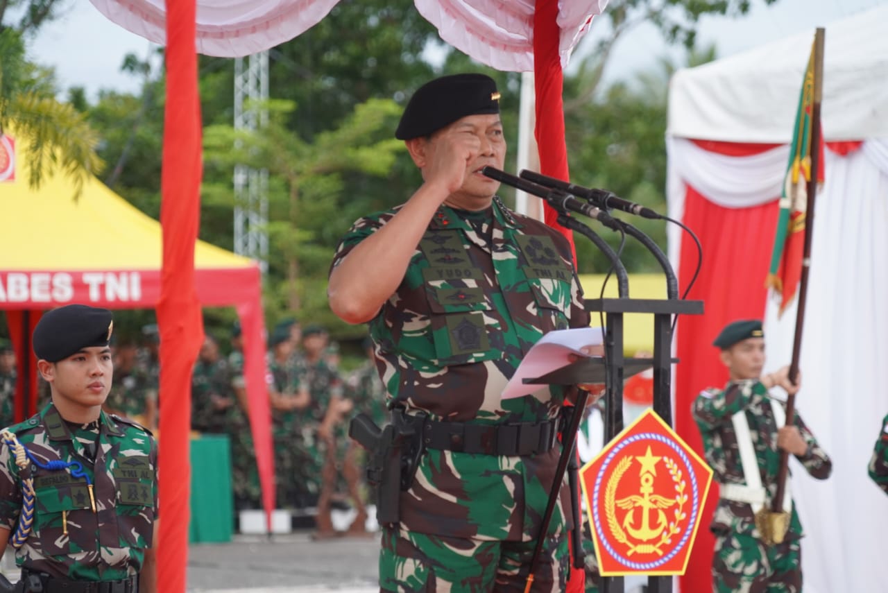 Gubernur Sugianto Sabran Hadir Secara Langsung Upacara Pemberangkatan Satgas Yonif 631 Antang