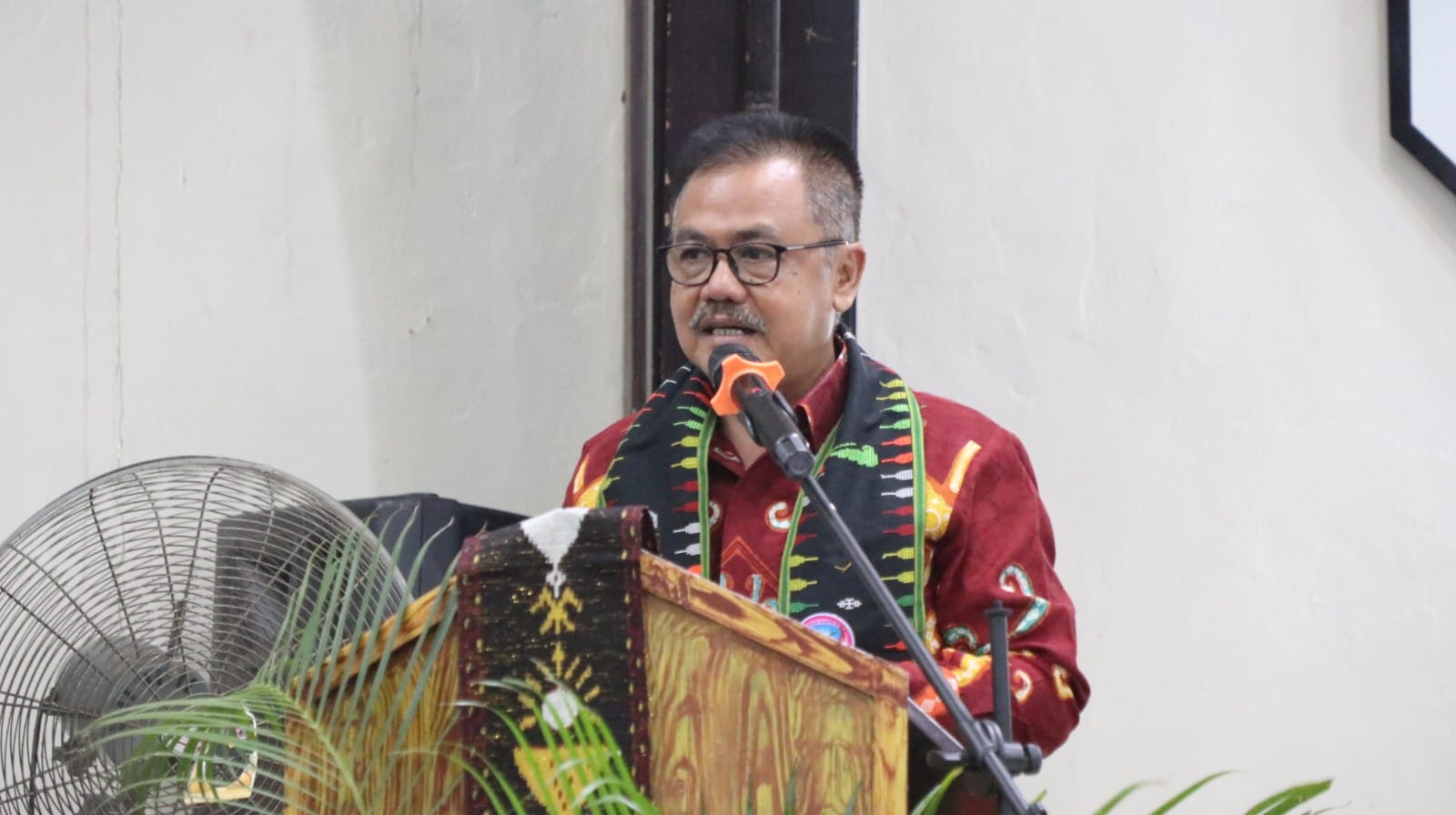 Sahli Herson B Aden Buka Kegiatan Musyawarah Pemilihan Pengurus Dewan dan Pengurus Pusat Paguyuban Keluarga Flobamora