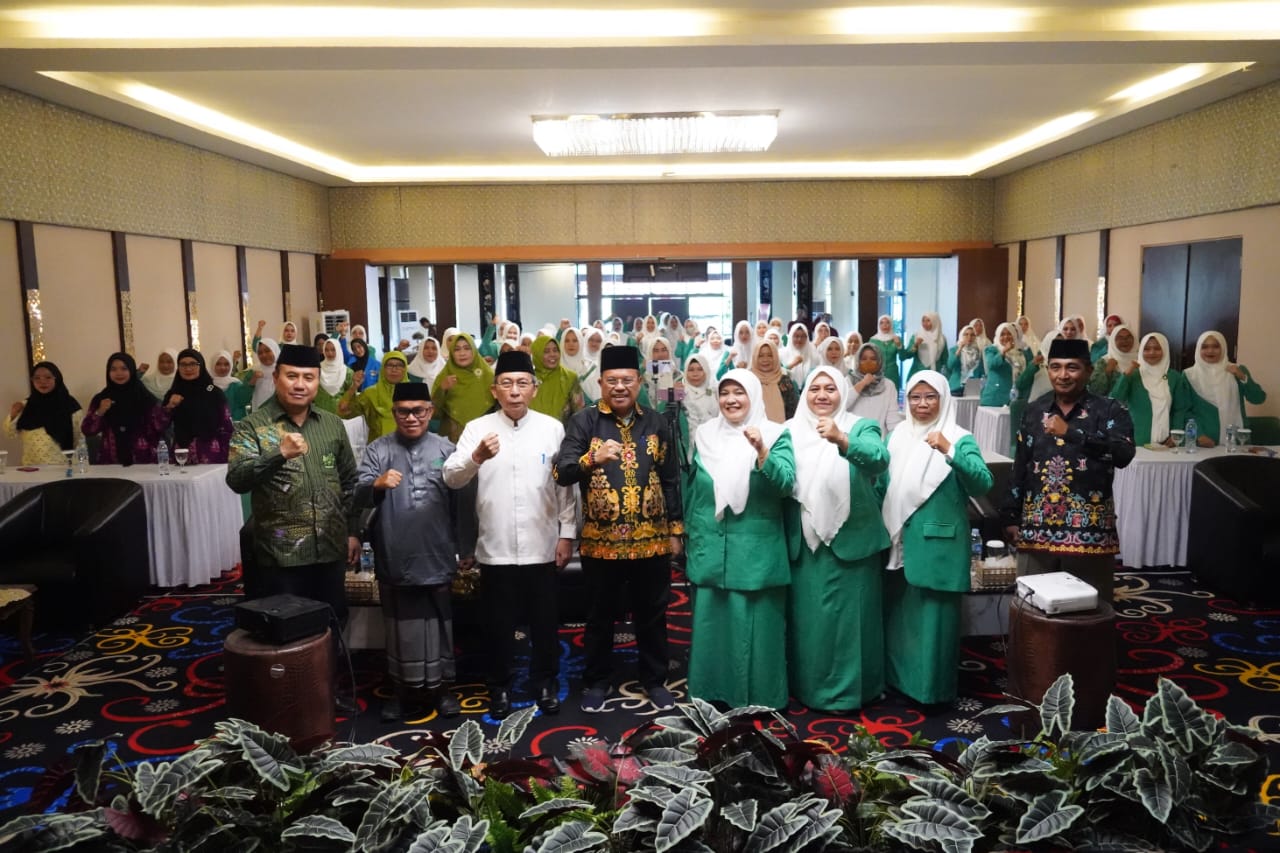 Sekda Nuryakin Buka Latihan Kader Dasar (LKD) Fatayat Nahdlatul Ulama (NU) Kalteng 2024