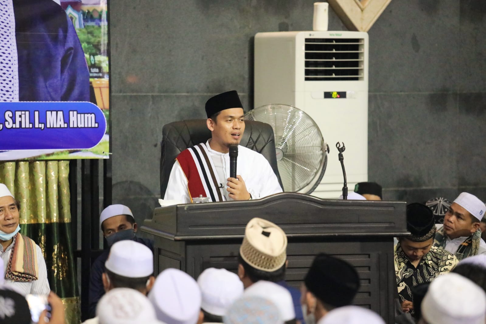 Antusiasme Masyarakat Hadiri Peringatan Isra Miraj Nabi Muhammad SAW Tahun 1443 H/2022 M