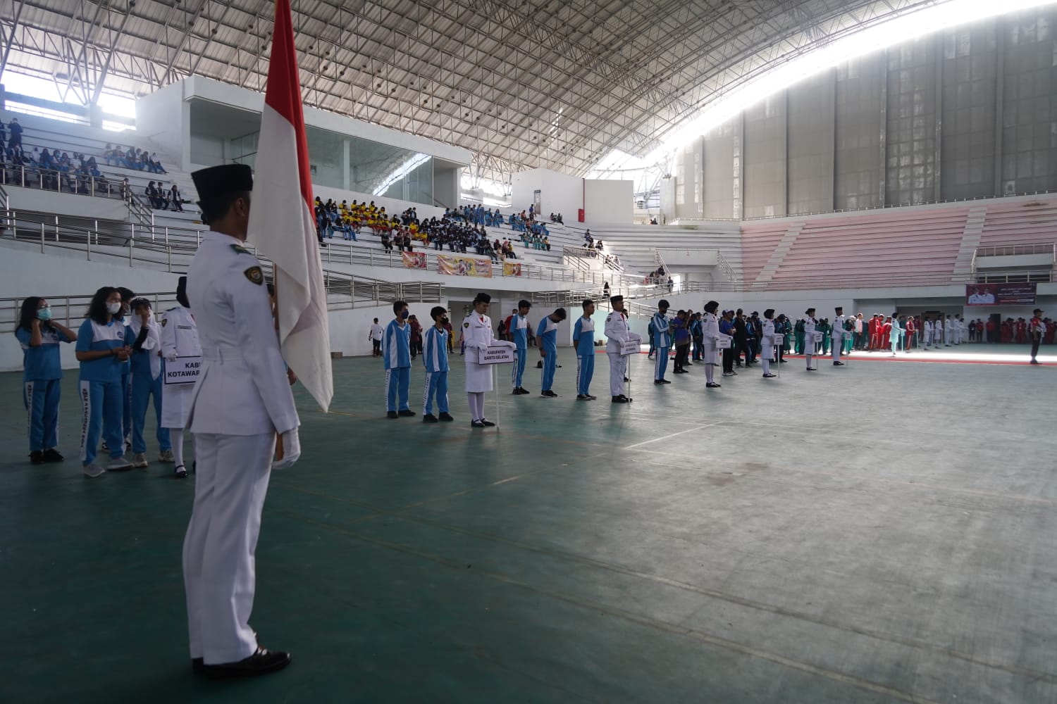 Asisten Ekbang Leonard S. Ampung Tutup POPPROV Kalteng Tahun 2022