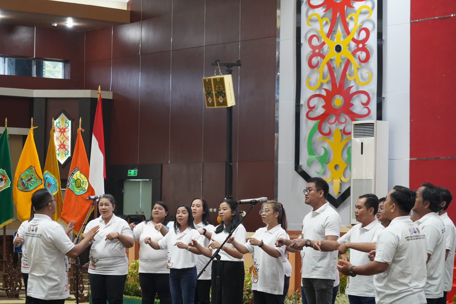 Sekda Prov. Kalteng Nuryakin Lepas Kontingen Pekan Seni Paduan Suara Gerejawi (Perparawi) KORPRI Prov. Kalteng