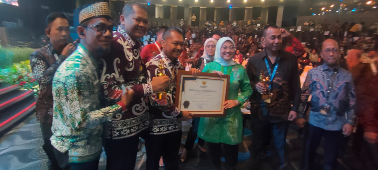 Pemprov. Kalteng Peroleh Penghargaan Tingkat Nasional Dalam IPK Kategori Urusan Ketenagakerjaan Sedang Terbaik Ketiga