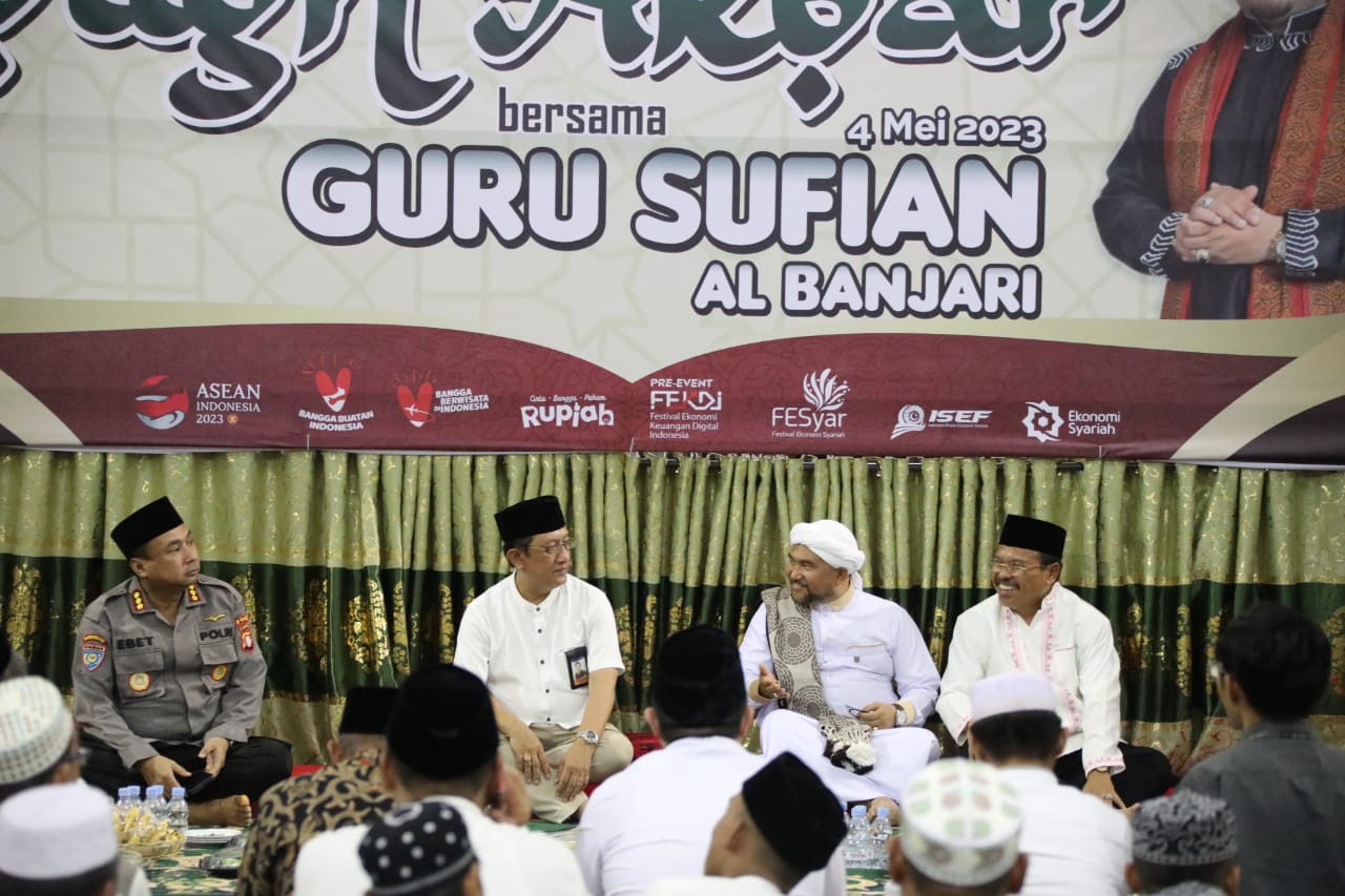 Sekda Prov. Kalteng Hadiri Tabligh Akbar Dalam Rangka Festival Ekonomi Syariah (FESYAR) Kalteng Tahun 2023 di Masjid Darussalam