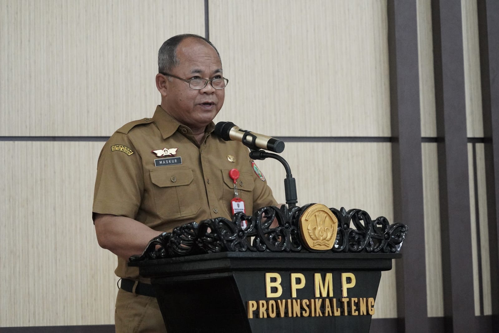 Plh Asisten Pemkesra Maskur : Revitalisasi Bahasa Daerah Jadi Sebuah Upaya yang Sangat Penting