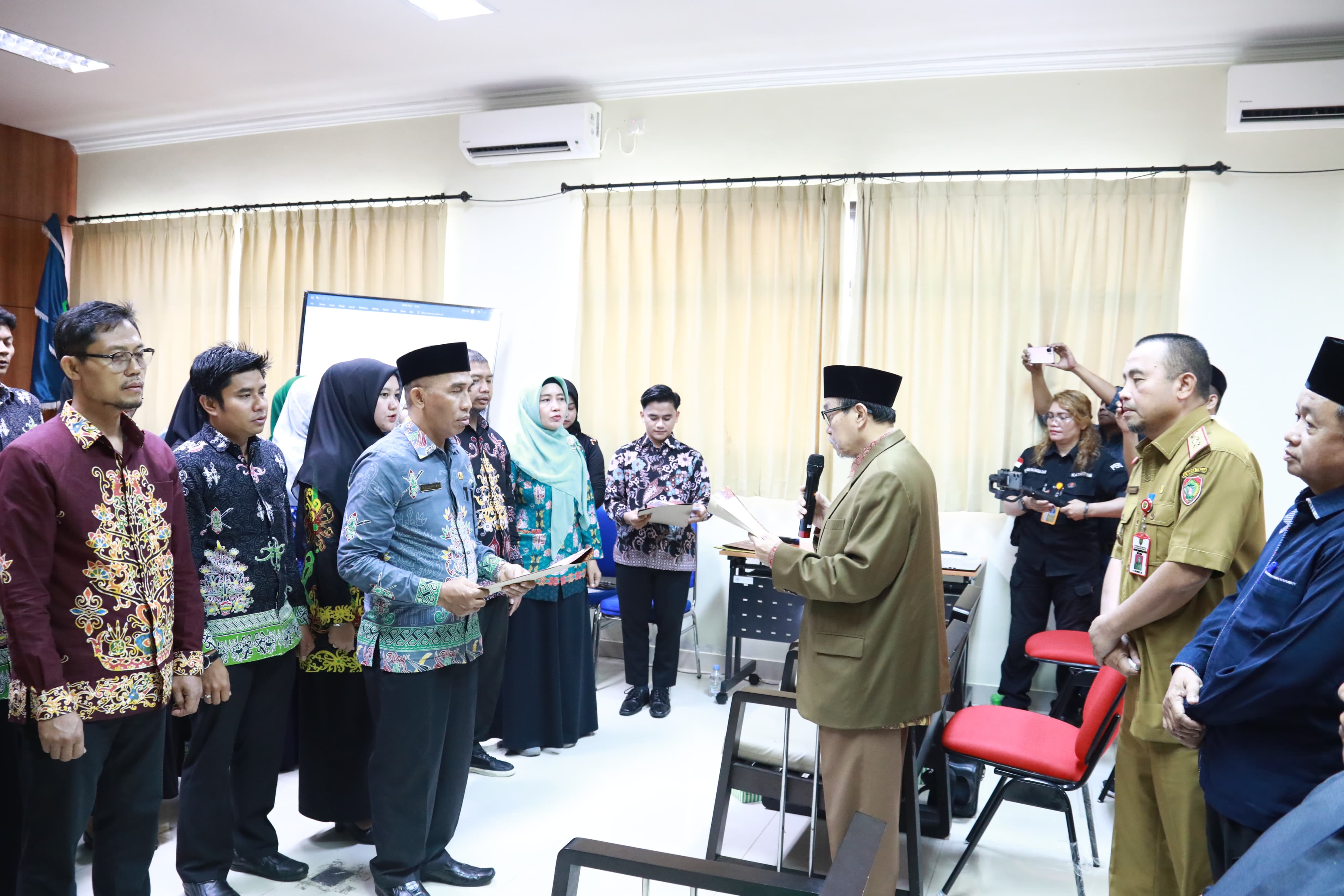 Asisten Adum Sri Suwanto Hadiri Pelantikan dan Pengambilan Sumpah MPW Himpunan Ilmuan dan Sarjana Syariah Indonesia