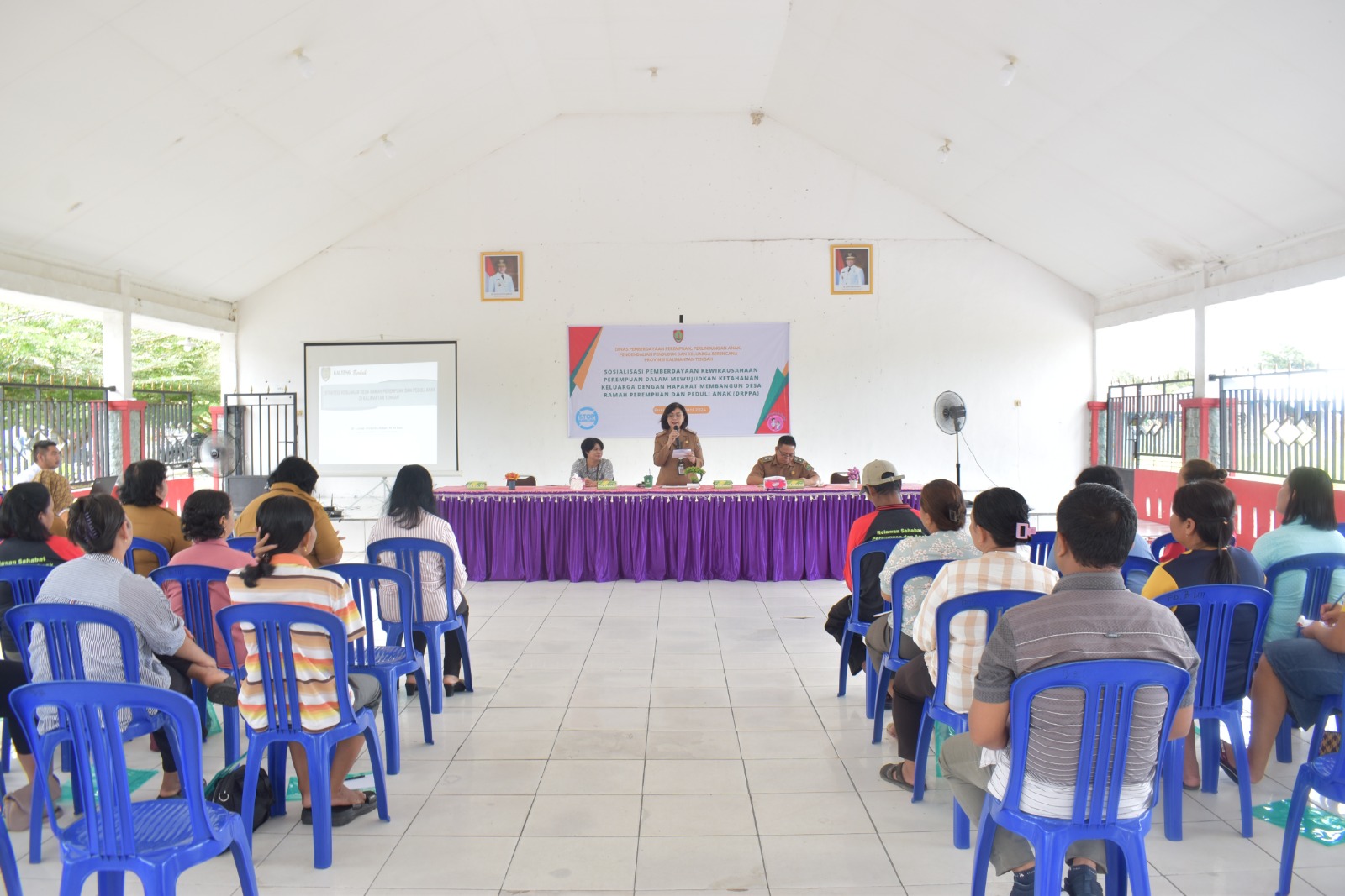 DP3APPKB Prov. Kalteng Gelar Sosialisasi Pemberdayaan Kewirausahaan Perempuan Dalam Wujudkan Ketahanan Keluarga dengan HAPAKAT Membangun DRPPA