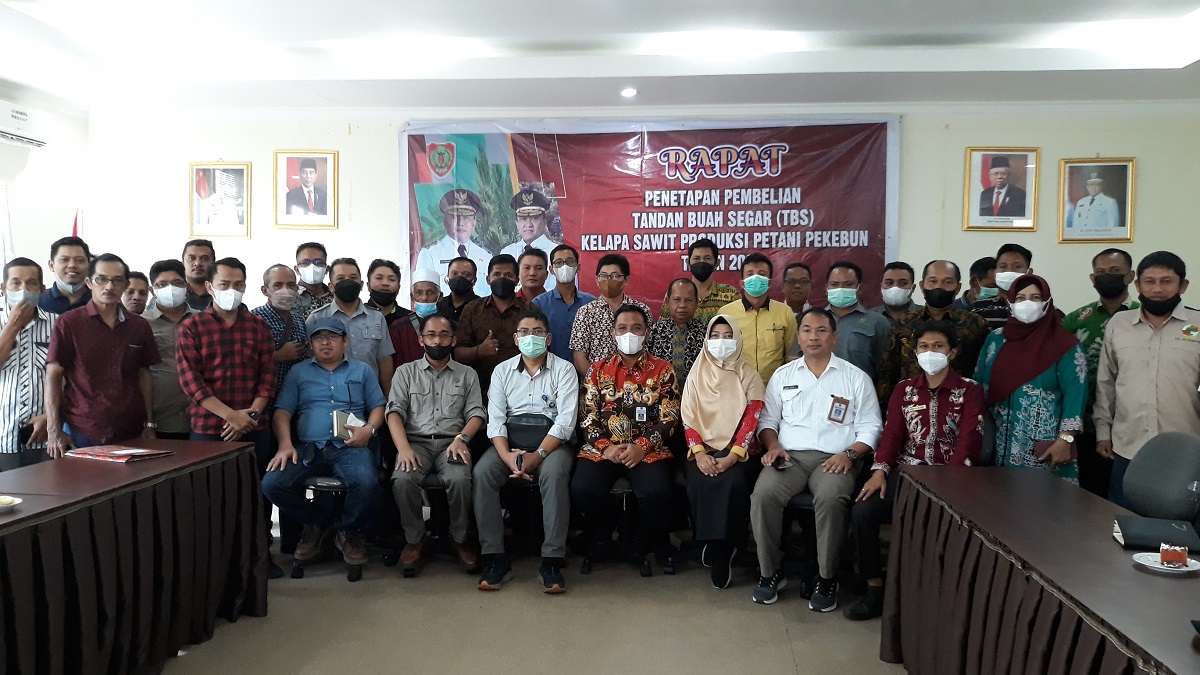 Disbun Prov. Kalteng Gelar Rapat Penetapan Harga TBS Kelapa Sawit Produksi Petani Pekebun Tahun 2022