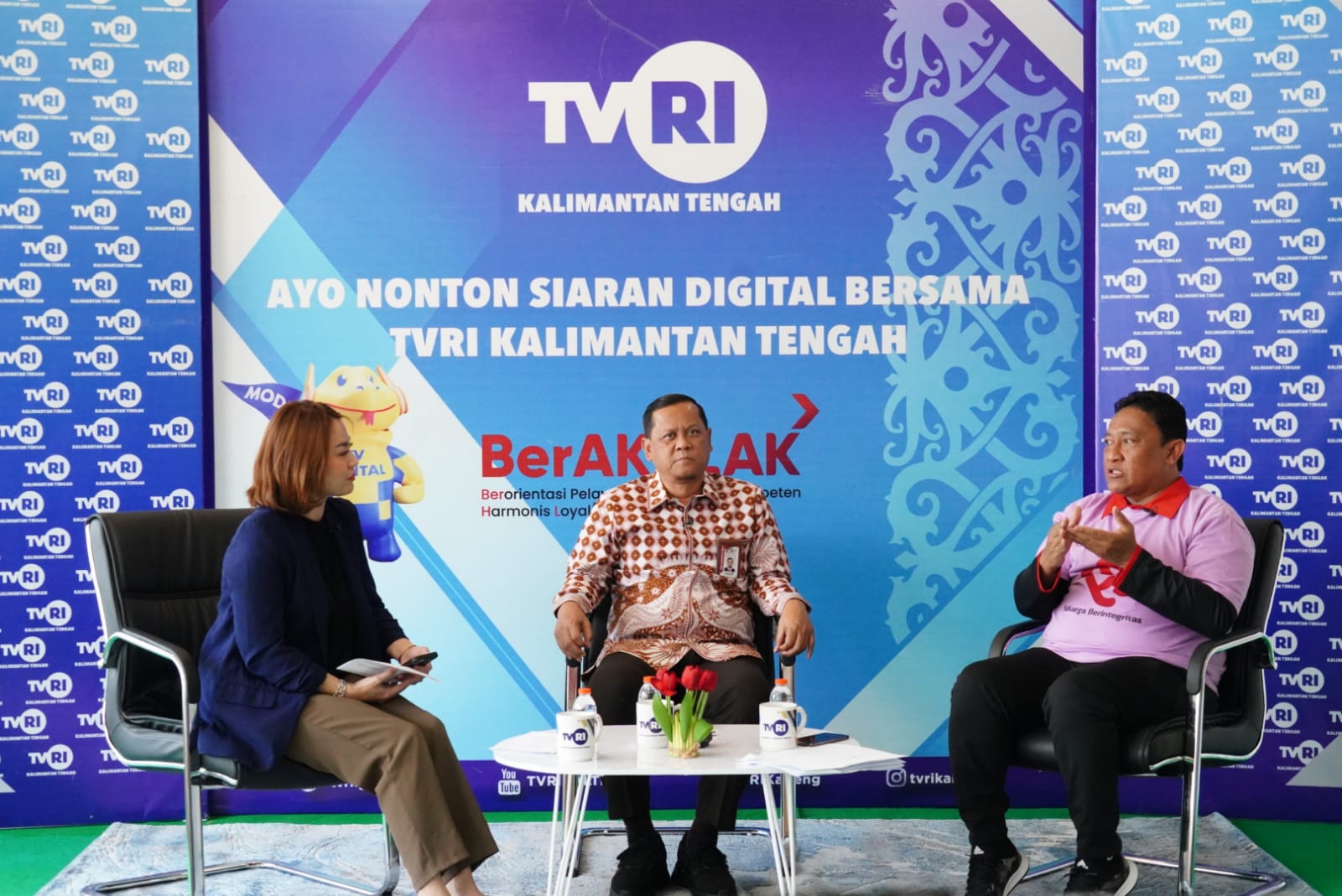 Wagub Kalteng Edy Pratowo Jadi Narasumber Pada Talkshow Dalam Rangka Pemberdayaan Peran Serta Masyarakat Dalam Memberantas Korupsi