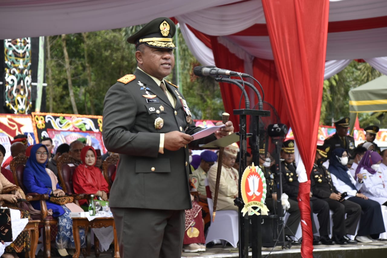 Gubernur Kalteng Hadiri Upacara Peringatan HUT ke-77 Tentara Nasional Indonesia