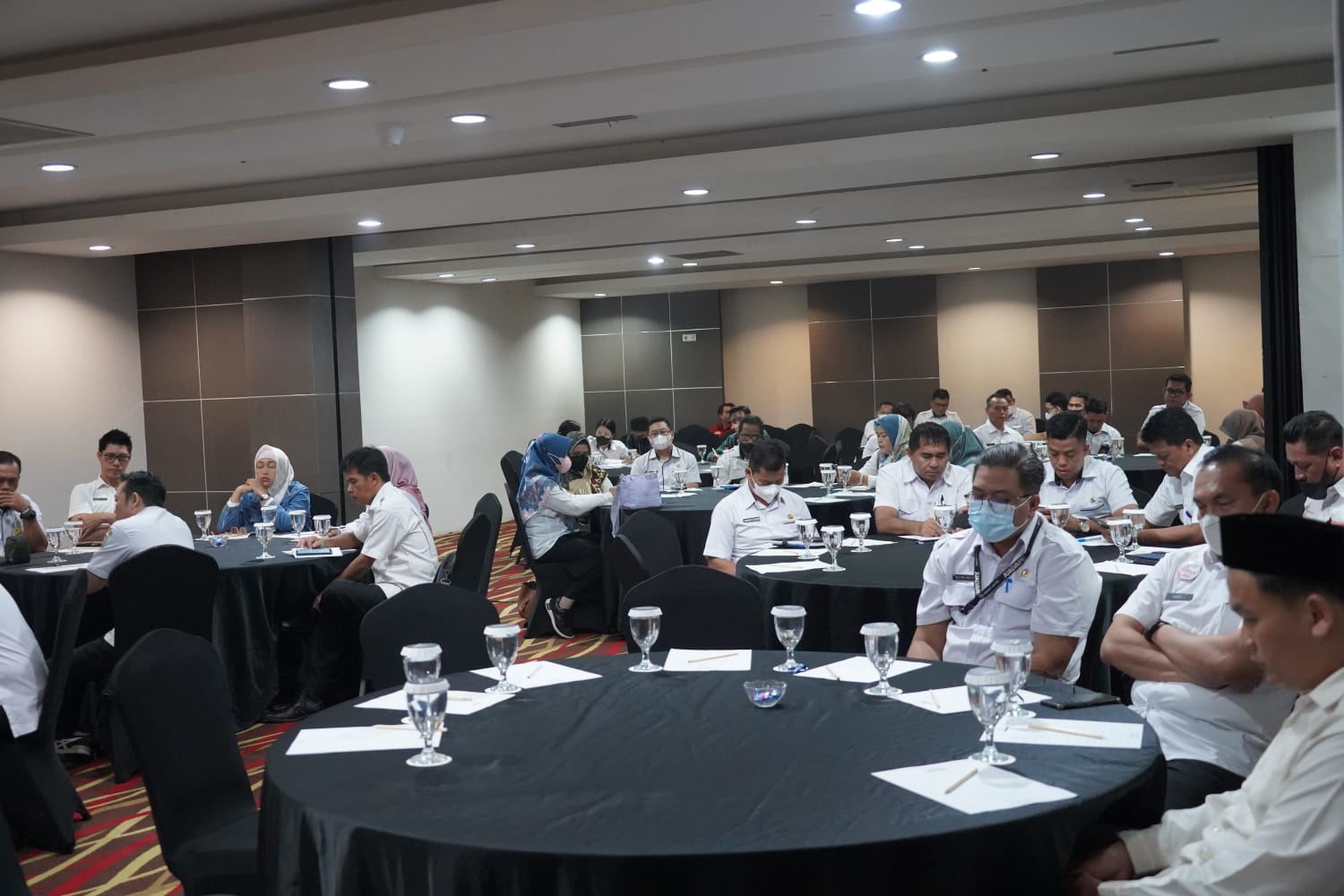 Sahli Yuas Elko Buka Rapat Inisiasi Kerja Sama Daerah dan Rapat Peningkatan Daya Saing dan Ekonomi