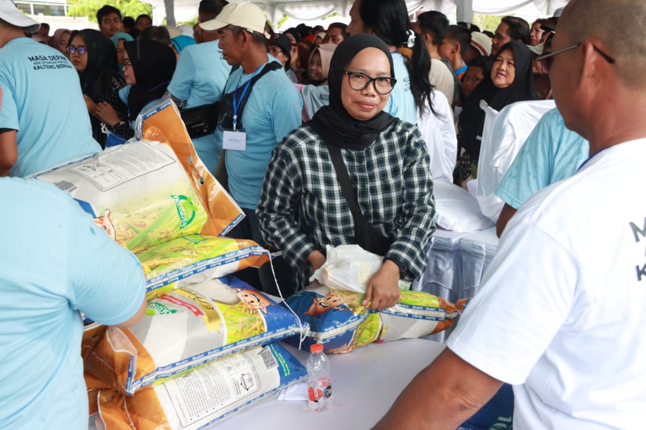 Gubernur Kalteng Sugianto Sabran Buka Pasar Murah di Tiga Kelurahan Kabupaten Kobar