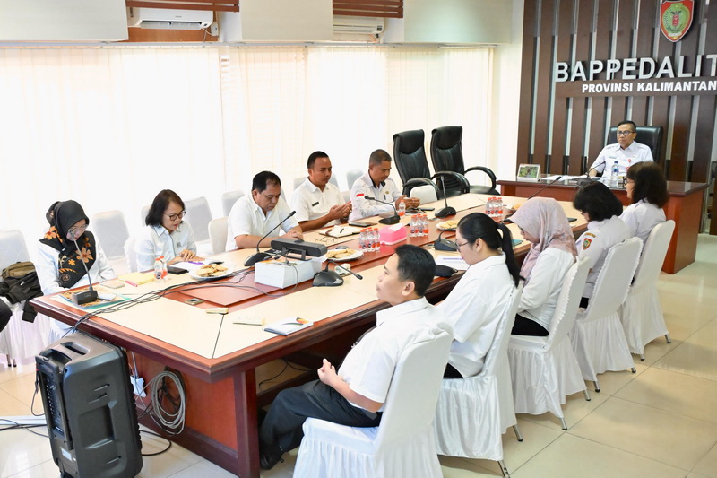 Kepala Bapperida Prov. Kalteng Leonard S. Ampung Ikuti Rapat Pra-Rakortekrenbang Pusat dan Daerah Tahun 2025 Secara Daring