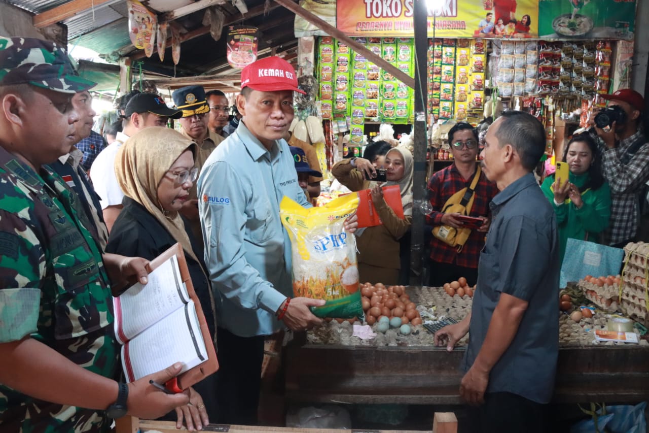 Sahli Yuas Elko : Pemantauan Harga Pangan dan Ketersediaan Stok Bahan Pokok Rutin Dilakukan oleh Jajaran Pemprov Kalteng Khususnya Jelang HBKN