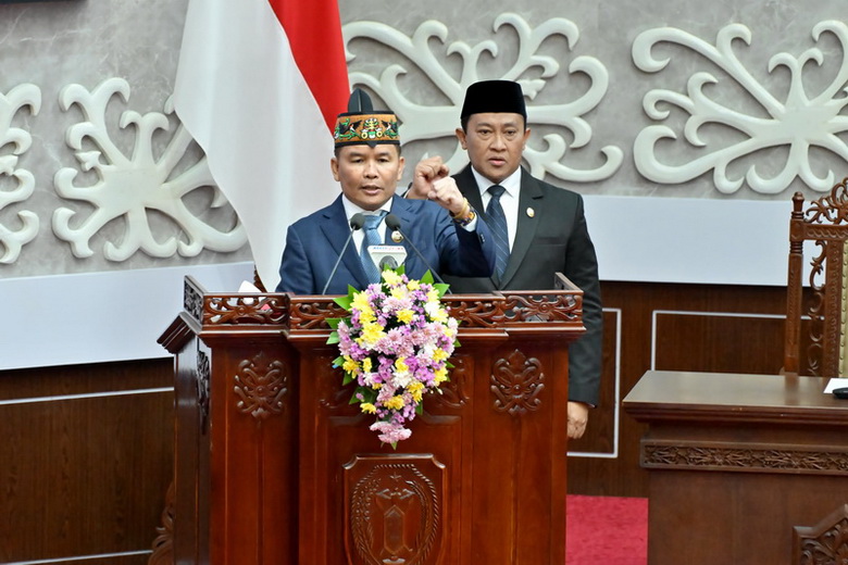 Kepala Bapperida Leonard S. Ampung : Arah Kebijakan Serta Visi-Misi Gubernur Diharapkan Dapat Sejalan Dengan Upaya Peningkatan Kesejahteraan Masyarakat