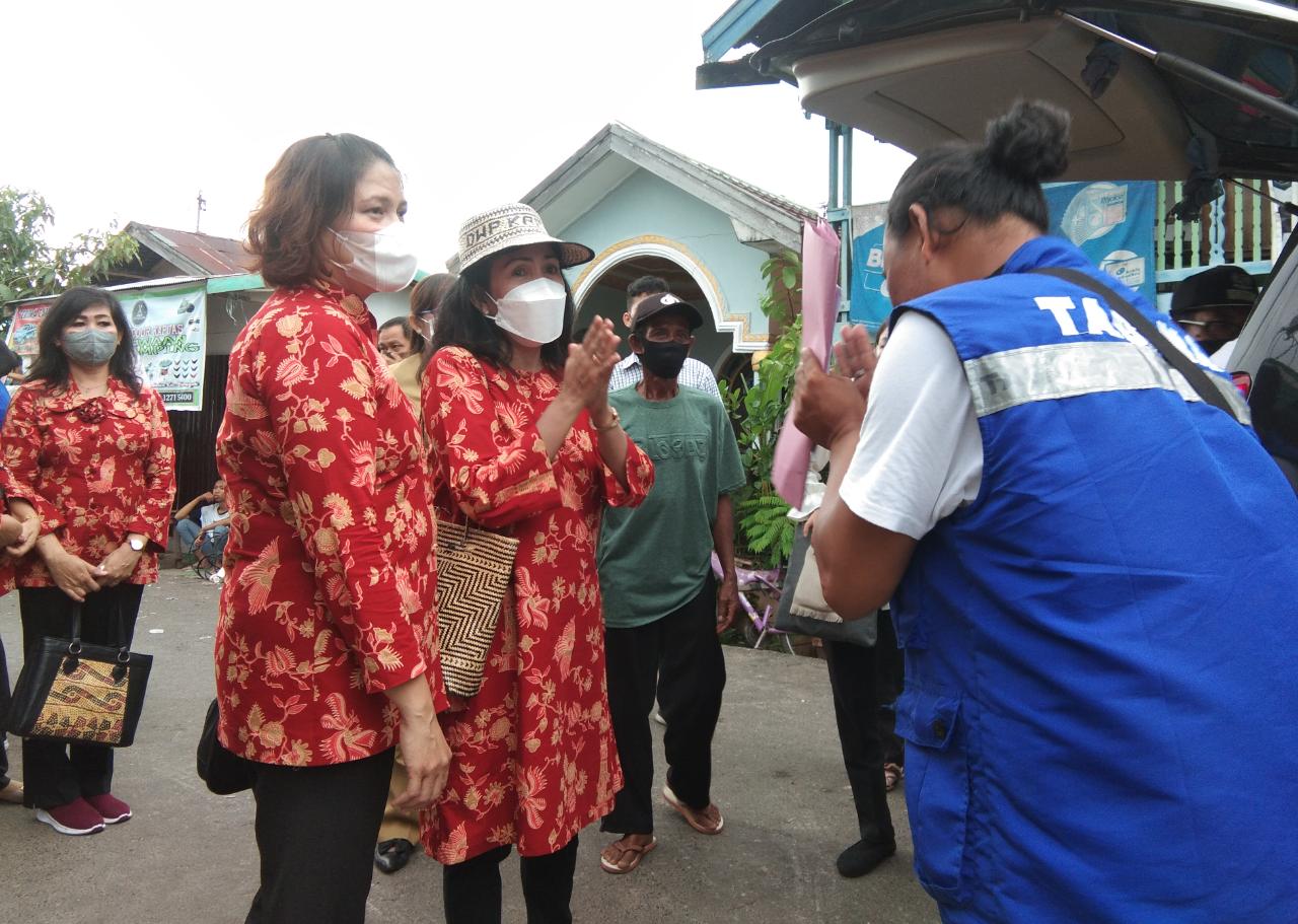 DWP Kapuas Beri Bantuan Kepada Korban Kebakaran Di Desa Pulau Mambulau