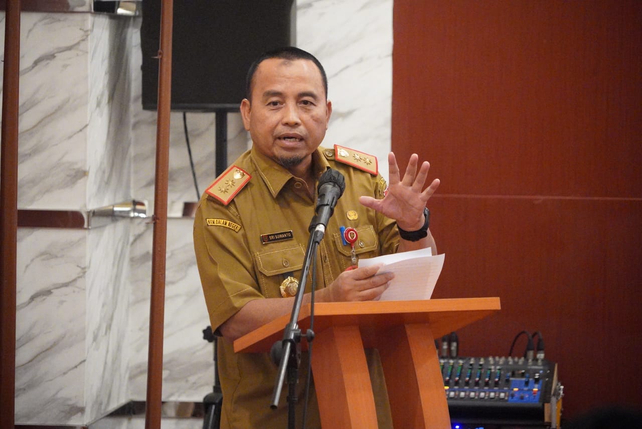 Asisten Adum Sri Suwanto Buka Rapat Inventarisasi Hasil Evaluasi Kelembagaan Perangkat Daerah Provinsi dan Kabupaten/Kota Pasca Penyederhanaan Birokrasi