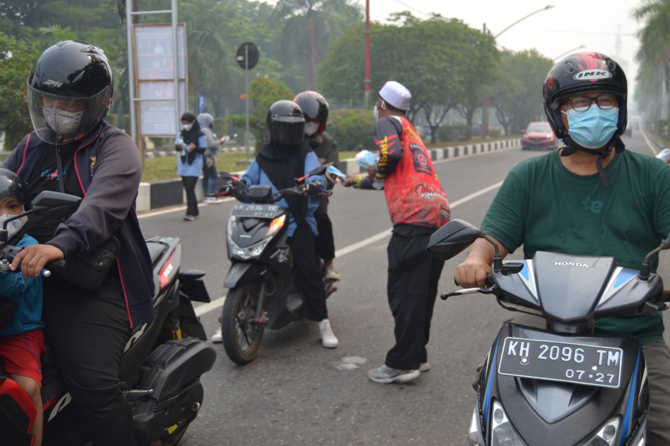 Dinas Sosial Prov. Kalteng Bagikan Masker Gratis