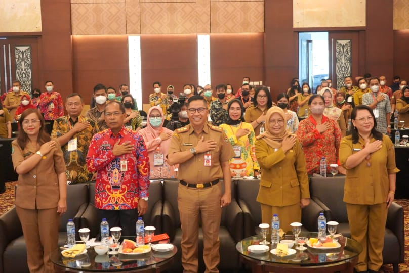 Asisten Ekbang Leonard S. Ampung Buka Raker Bidang Kesehatan Tingkat Prov. Kalteng