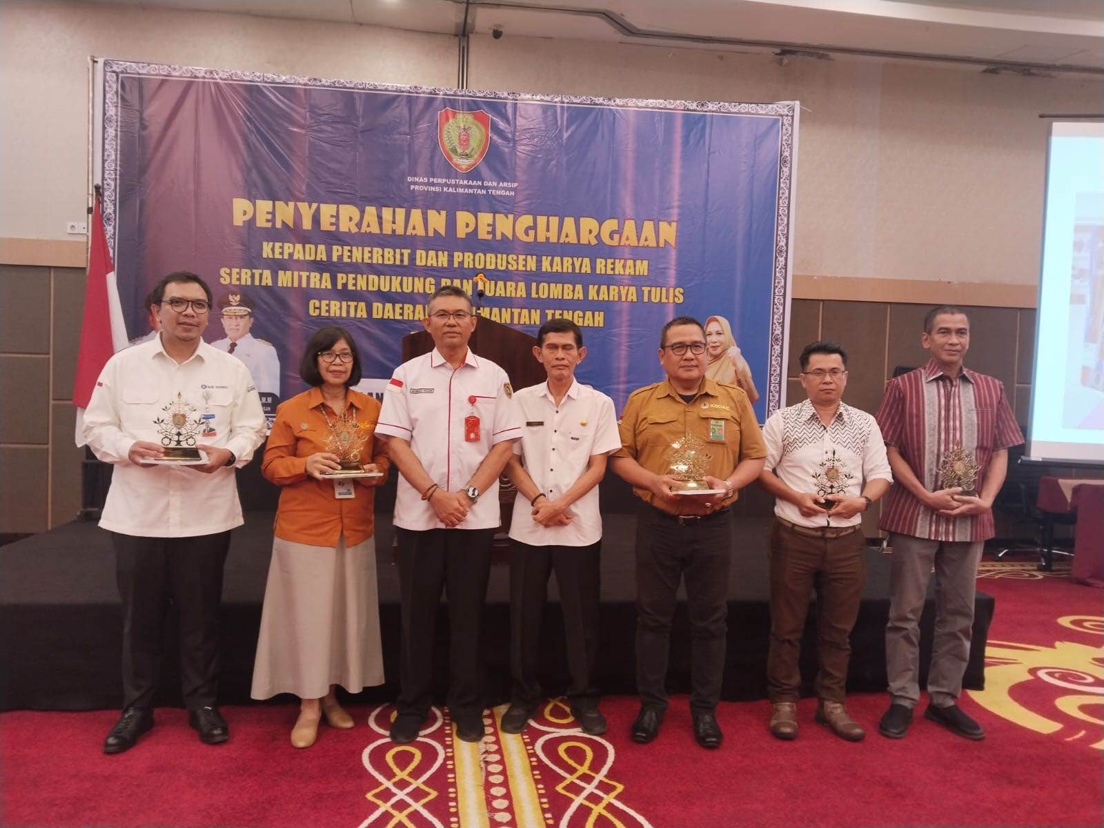 Dispursip Prov. Kalteng Gelar Penyerahan Penghargaan Kepada Penerbit dan Produsen Karya Rekam