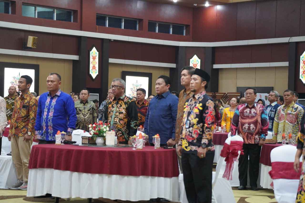 Dinas ESDM Terima Penghargaan Keterbukaan Informasi Publik