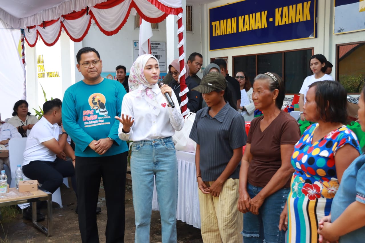 Ketua TP-PKK Kalteng Ivo Sugianto Sabran Lakukan Kunjungan ke Perempuan dan Kelompok Belajar Nonformal Anak di TPA KM.14 Tjilik Riwut