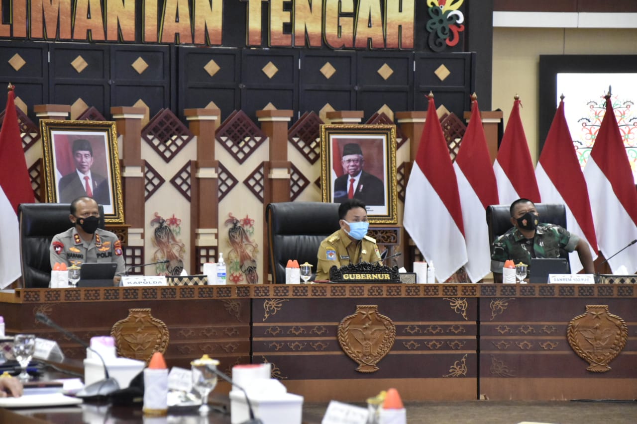 Gubernur Kalteng H. Sugianto Sabran Hadiri Secara Virtual Pertemuan Mendengarkan Langsung Arahan Presiden RI Tentang Penanganan Pandemi  Covid-19