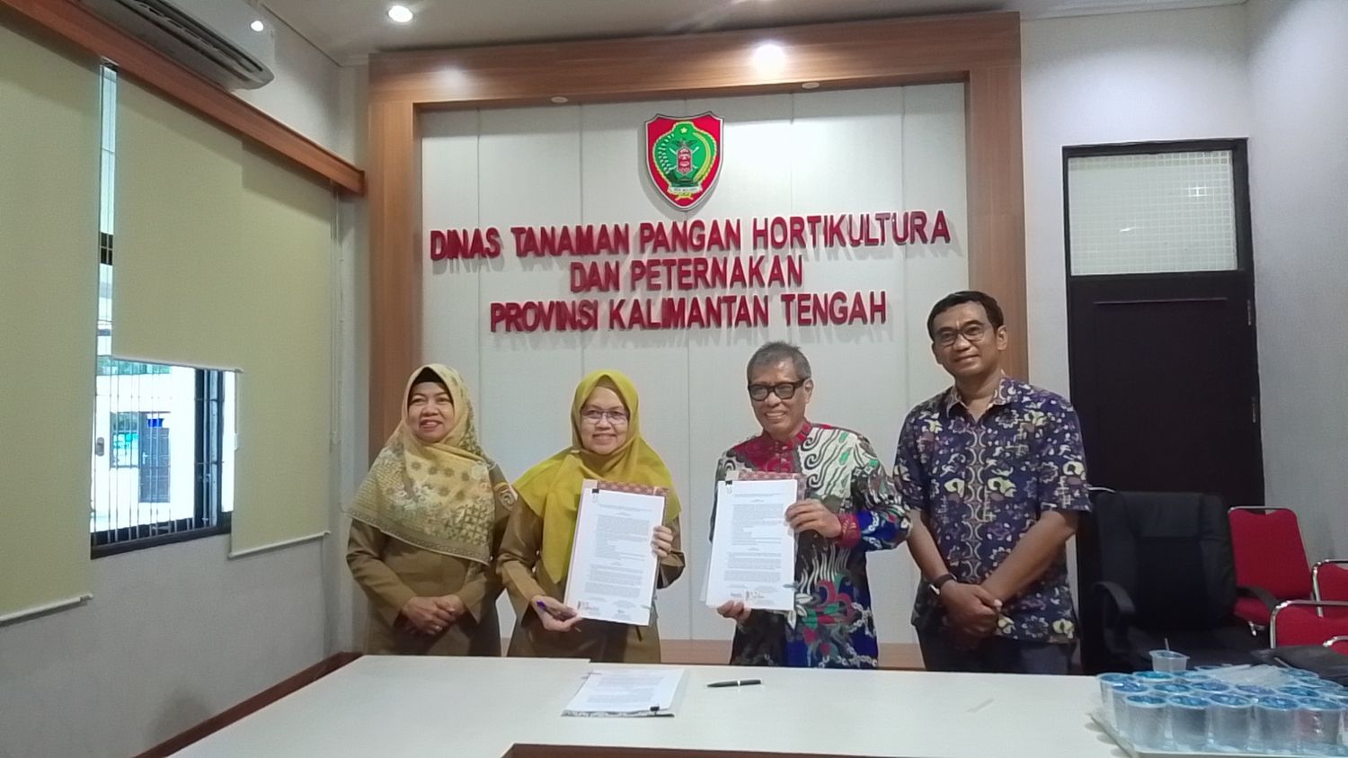 Dinas TPHP Prov. Kalteng dan PT. Agro Nusantara Halid Menandatangani Kontrak Kerja Sama Untuk Pekerjaan Konstruksi Cetak Sawah